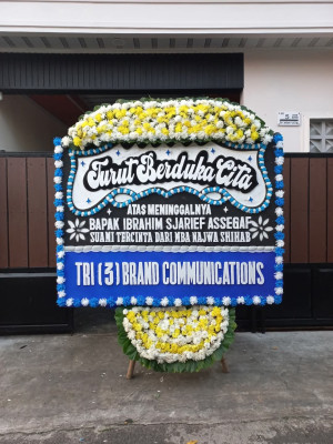 Papan Bunga Duka di Panunggangan Utara